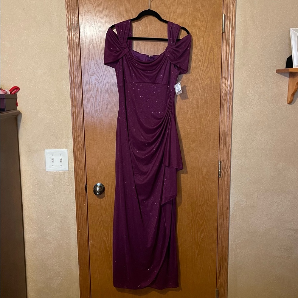 NWT Alex Evenings Full Length Gown Size 10